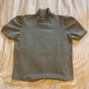 Hound-Stooth ruffle turtle neck